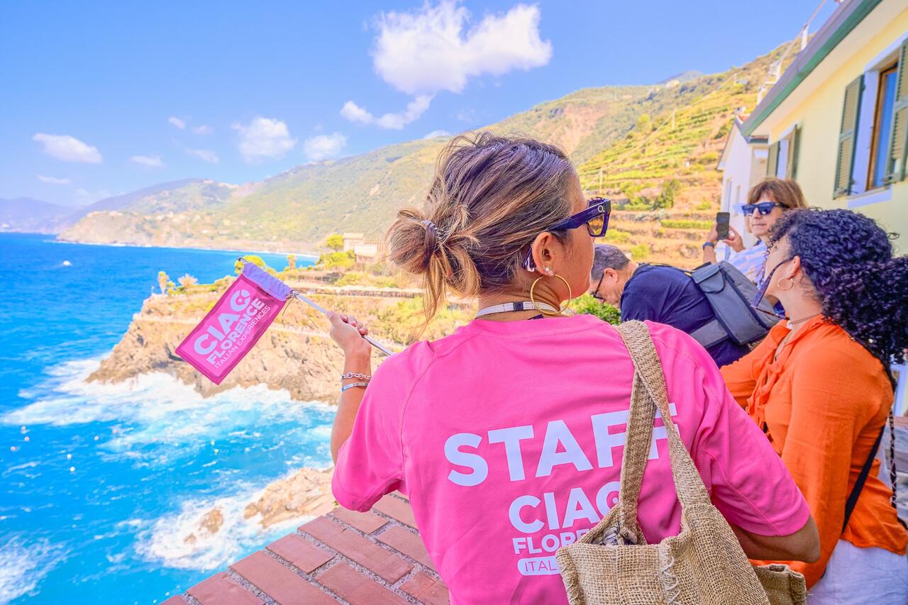 CINQUE TERRE SMALL GROUP TOUR: VIP EXPERIENCE local street food lunch included