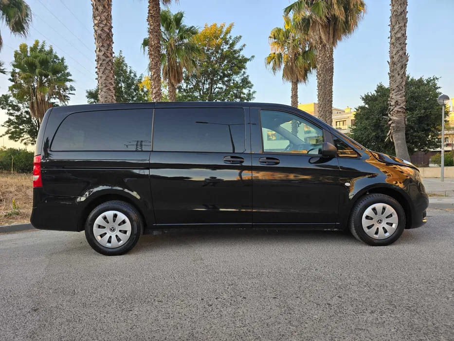 Porto to Lisbon Private Transfer With Sightseeing Stops