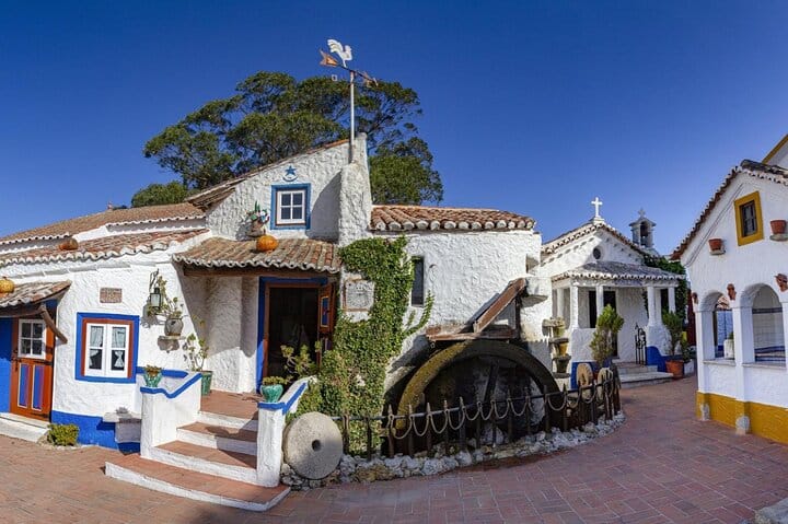From Lisbon to Mafra, Ericeira and Queluz - Between Palaces and the Sea – Private Tour