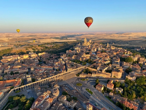 Segovia Balloons. An unforgettable journey over 21 centuries of history