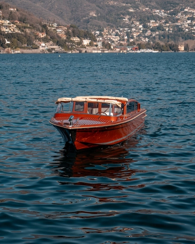 Luxury Boat Tour on Lake Como